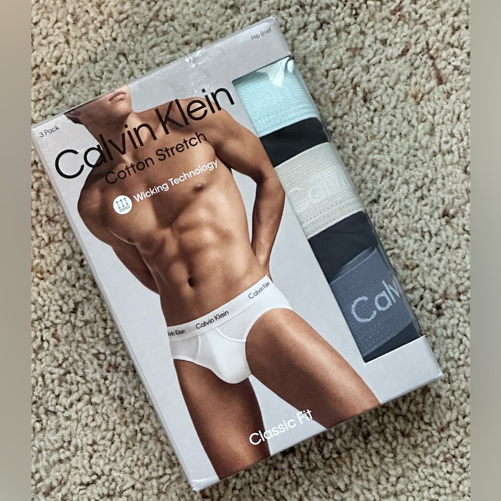 NEW Calvin Klein 3 Pack of Men’s Underwear Hip Briefs / Trunks (Black)
